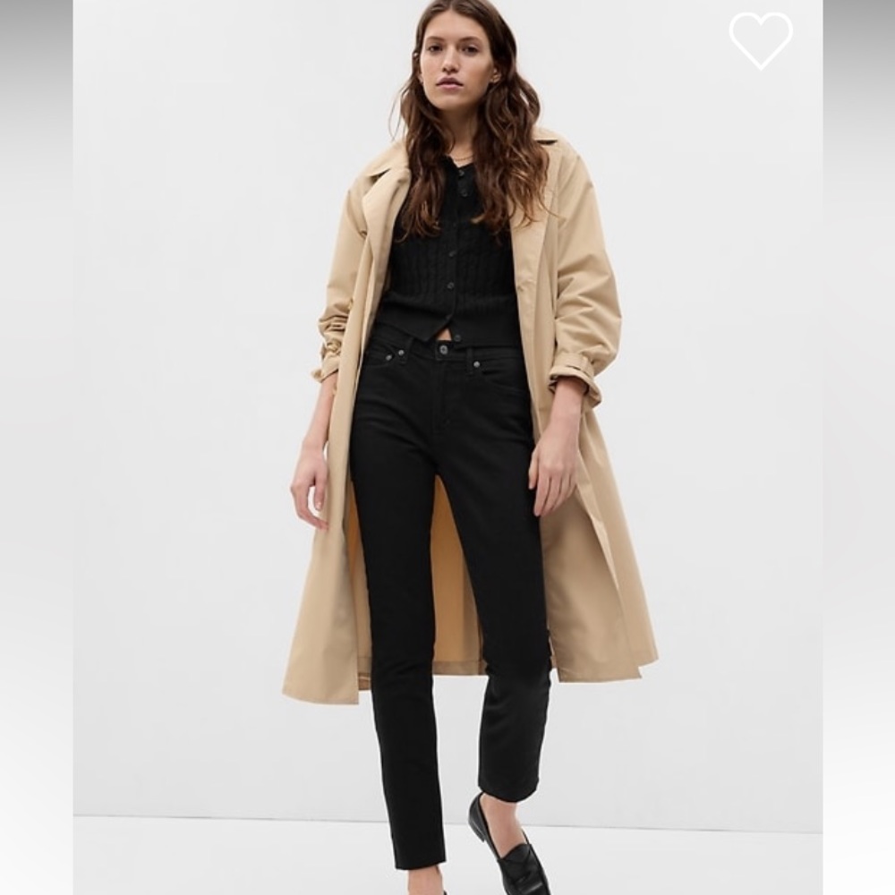 BNWT GAP mid-rise Black Jeans